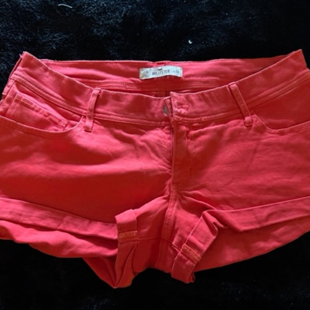 NWOT HOLLISTER SHORTS SIZE 11